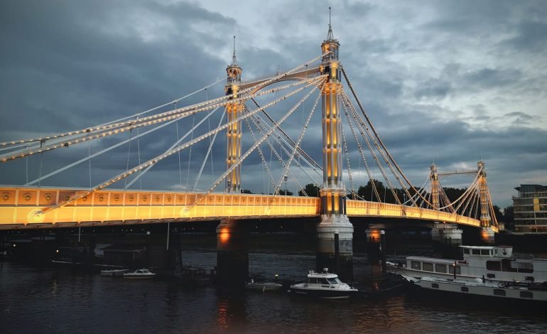 Albert Bridge temporary closures