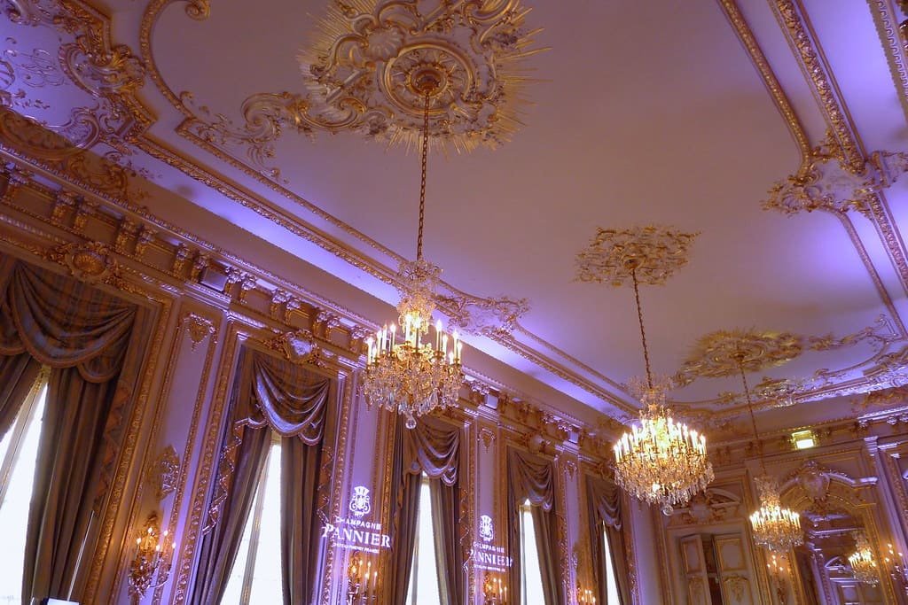 Shangri La Hotel