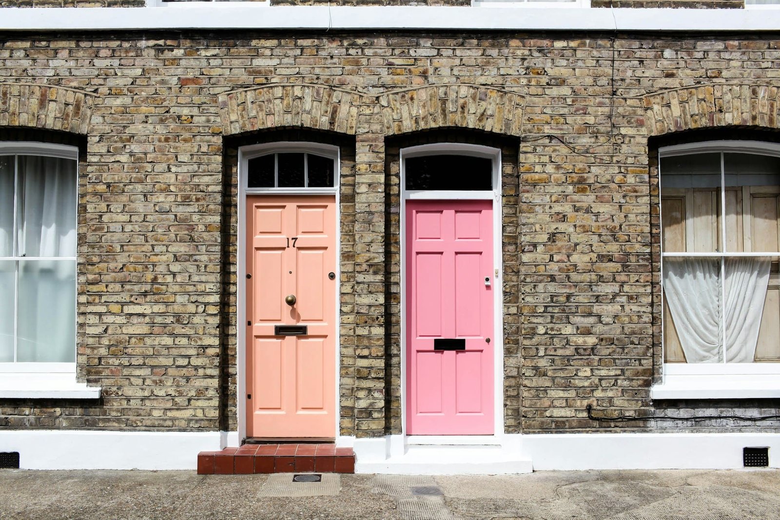 Labour increases housebuilding target to 370,000