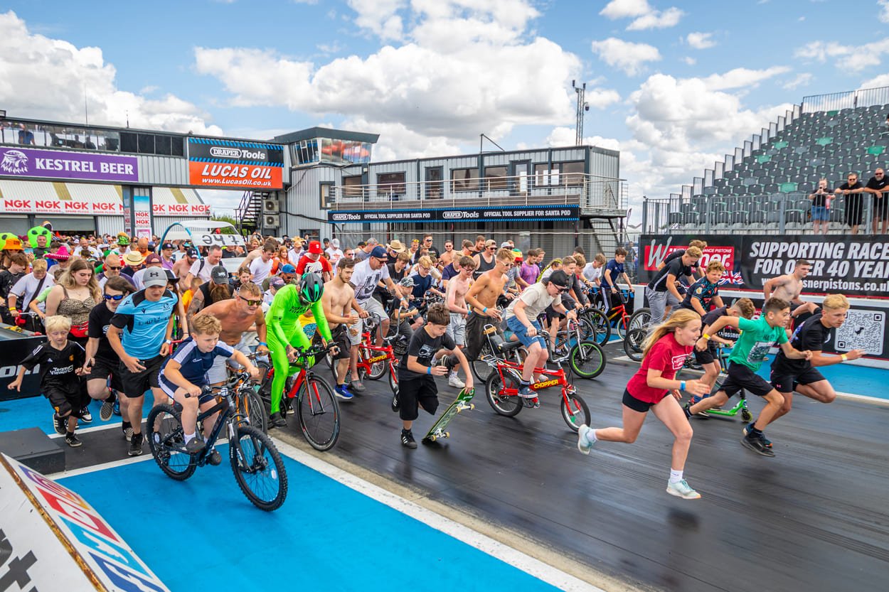 Human power hits the dragstrip at Santa Pod