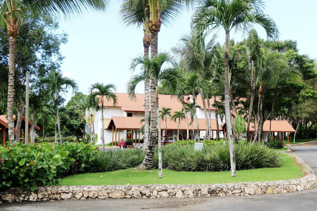 Image 1 Hotel rooms in the gardens