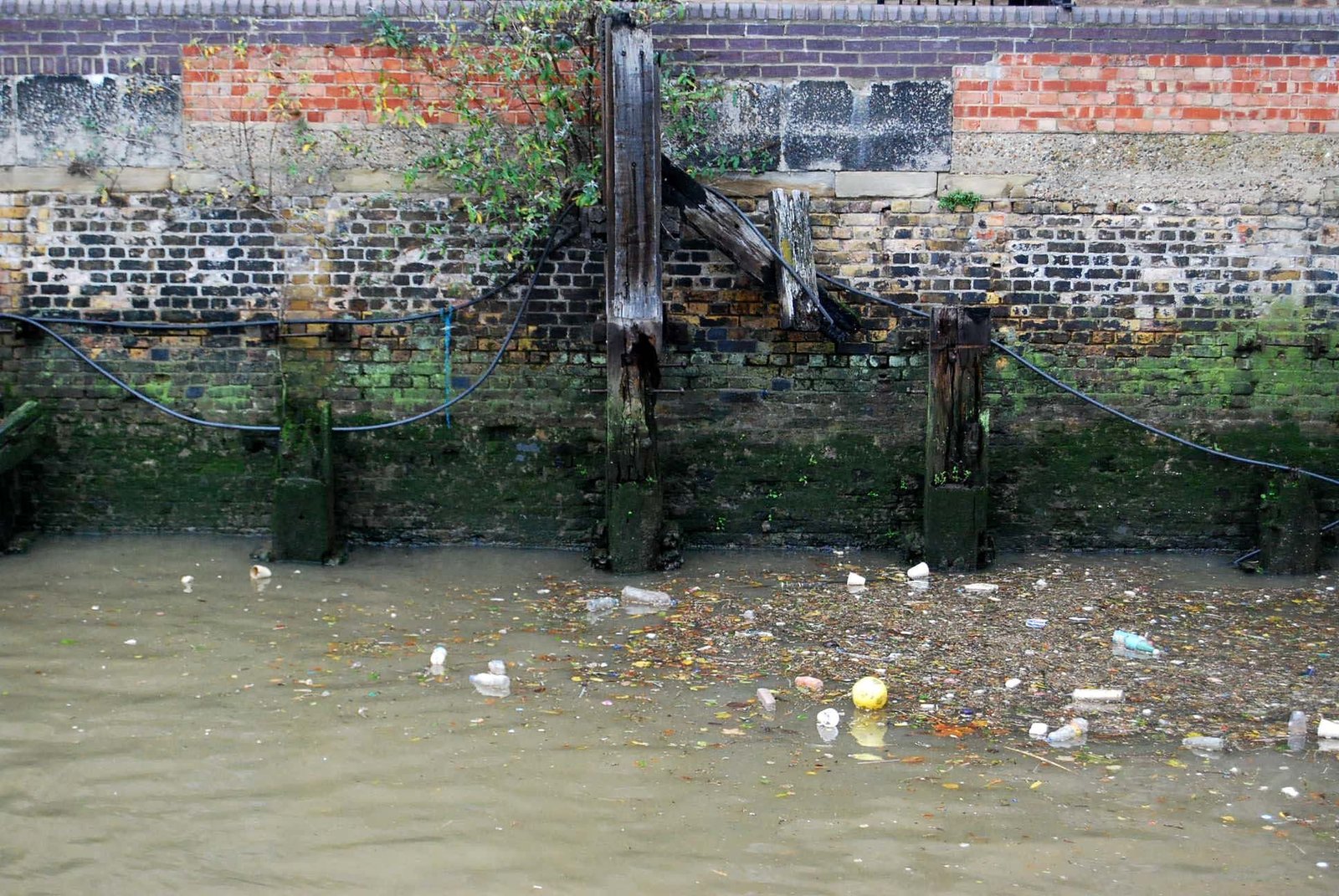 Ofwat Proposes Major Fines for England’s Biggest Water Companies Over Sewage Mismanagement