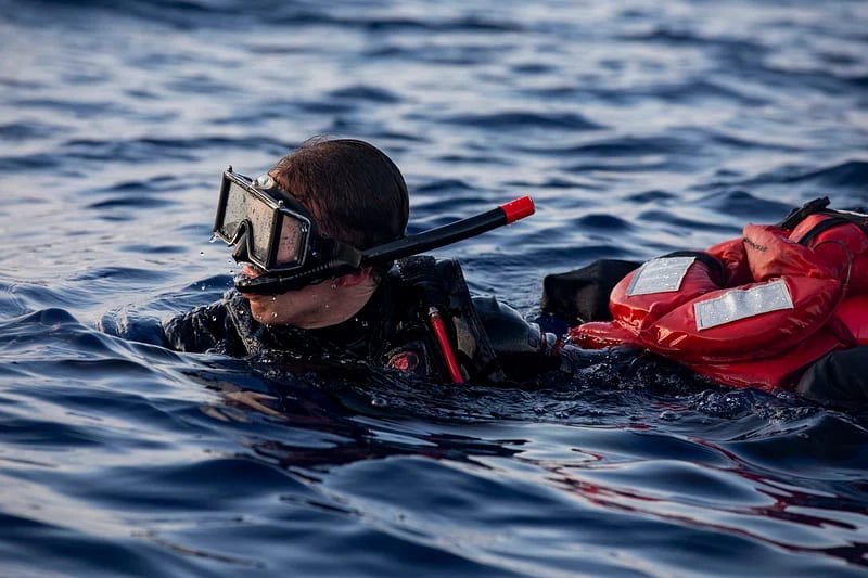 British-Flagged Yacht Sinks Off Sicily Coast: One Dead, Six Missing