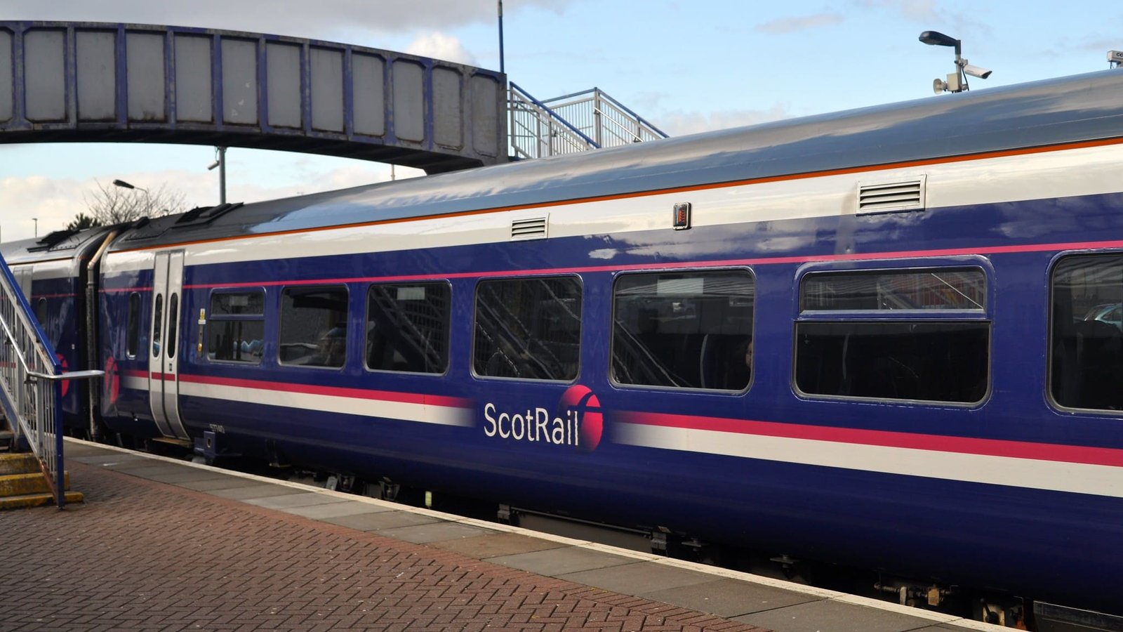 UK Rail Faces Potential Strikes, HS2 Delays, and Humanitarian Efforts