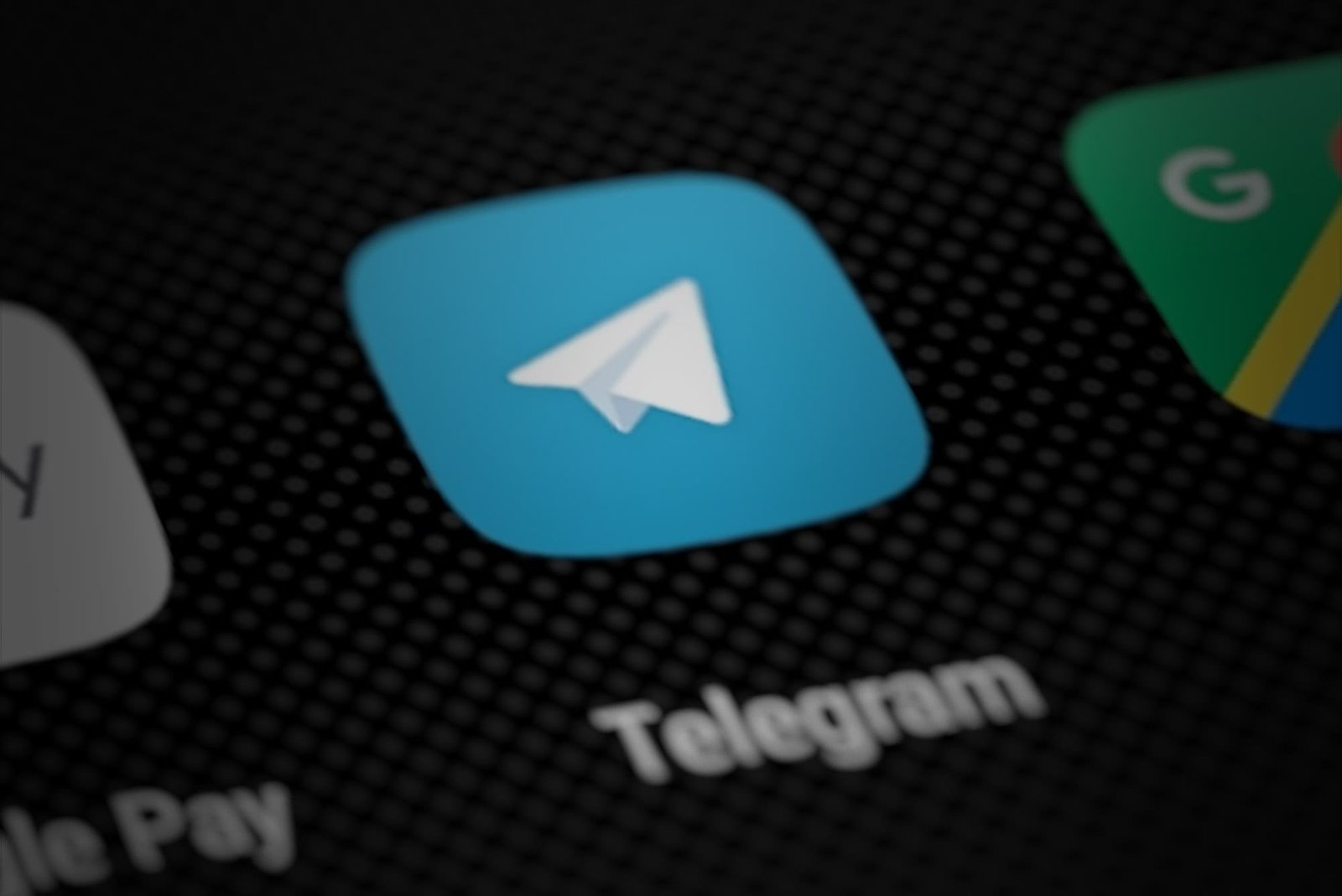 Telegram’s Dark Side: Criminal Networks and Moderation Failures Under Scrutiny