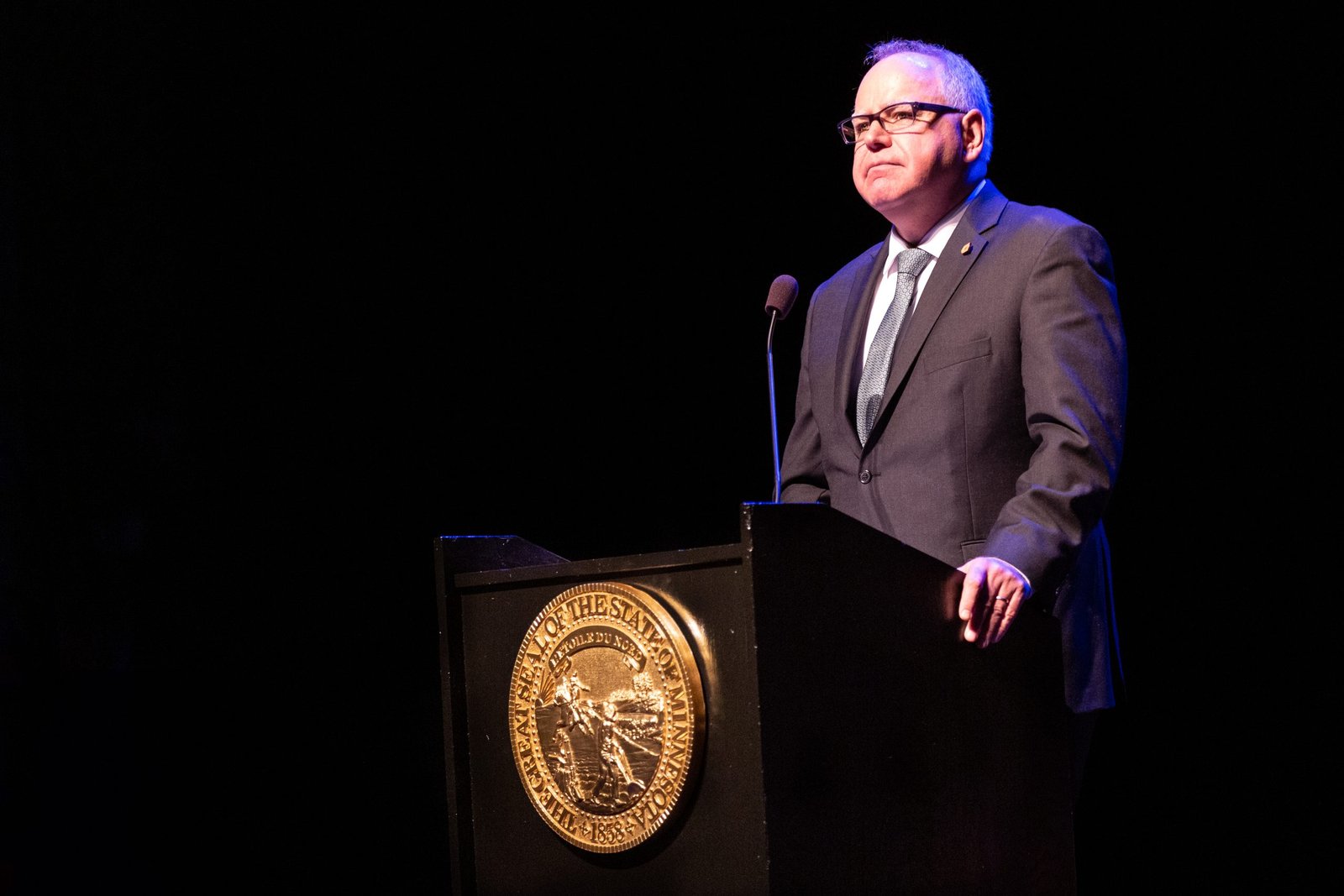 Harris and Walz vs Trump: Optimism Meets Warnings in Presidential Race