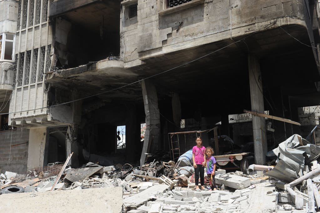 Israel Launches Major Attack on Beirut Amid Heightened Middle East Tensions