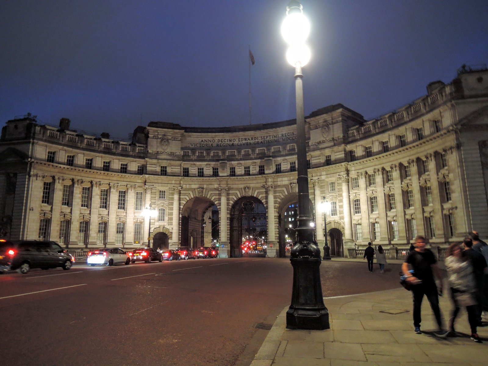 Drivers Fined Near Buckingham Palace for Dangerous Car Meets Caught by Noise Cameras