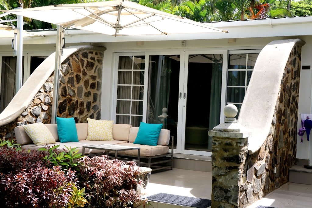 Image 3 Poolside room
