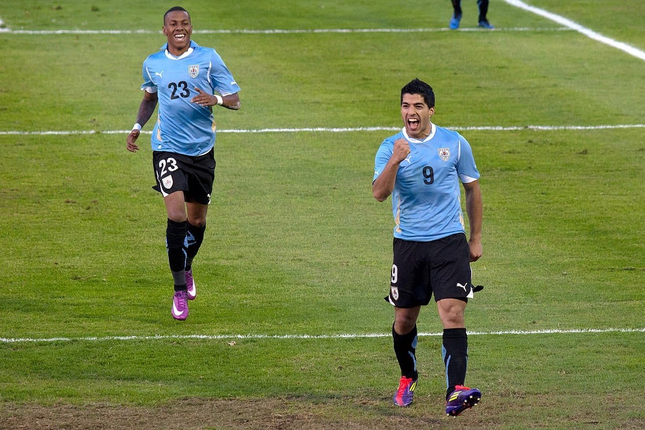 Suárez retires from international football
