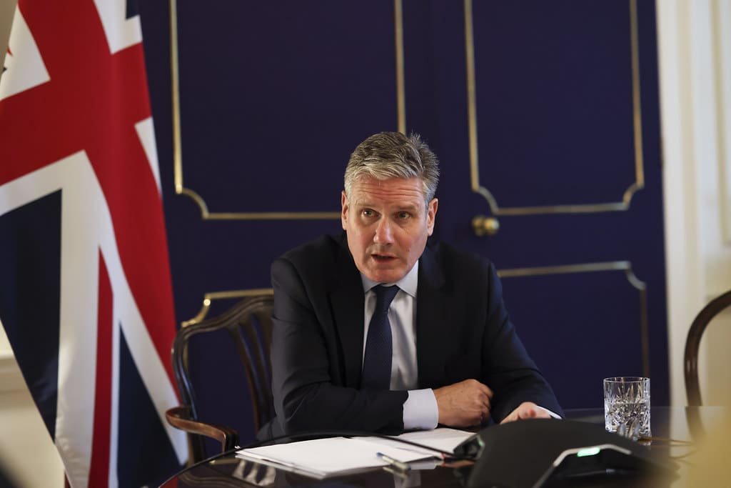 UK Tells Russia to End Conflict as Starmer Takes Tough Stance in Washington