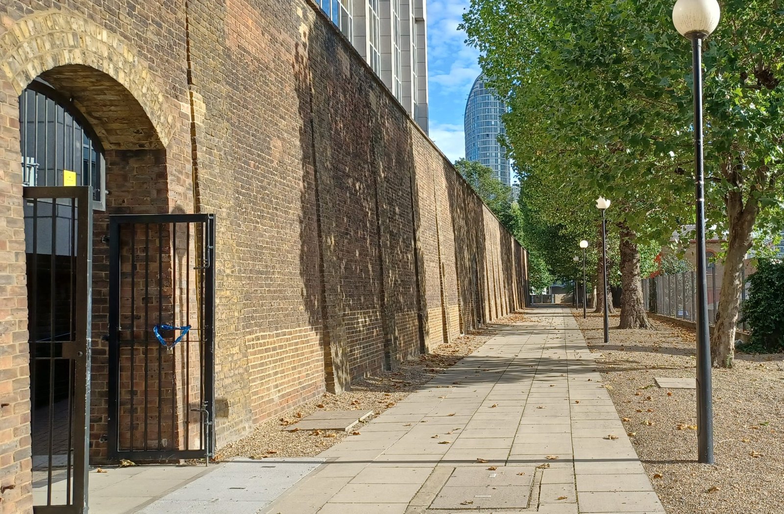 Tragic Stabbing in Tower Hamlets: Two Arrested After Woman in Her 30s Found Dead