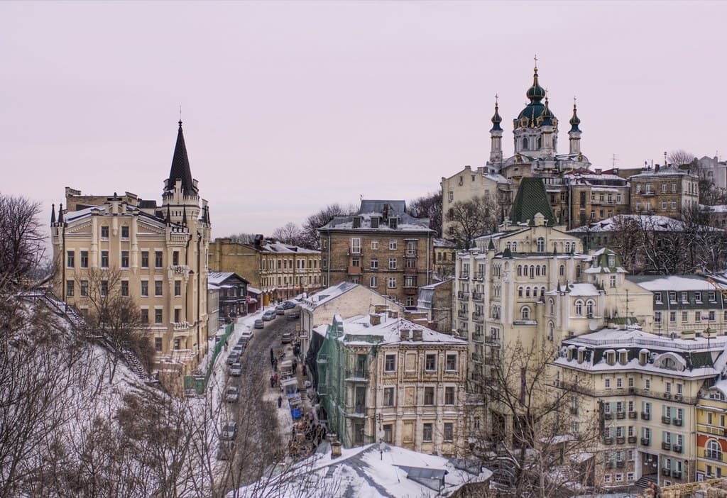 UK and US Diplomats Visit Kyiv Amid Ukraine’s Call for Long-Range Missiles Approval