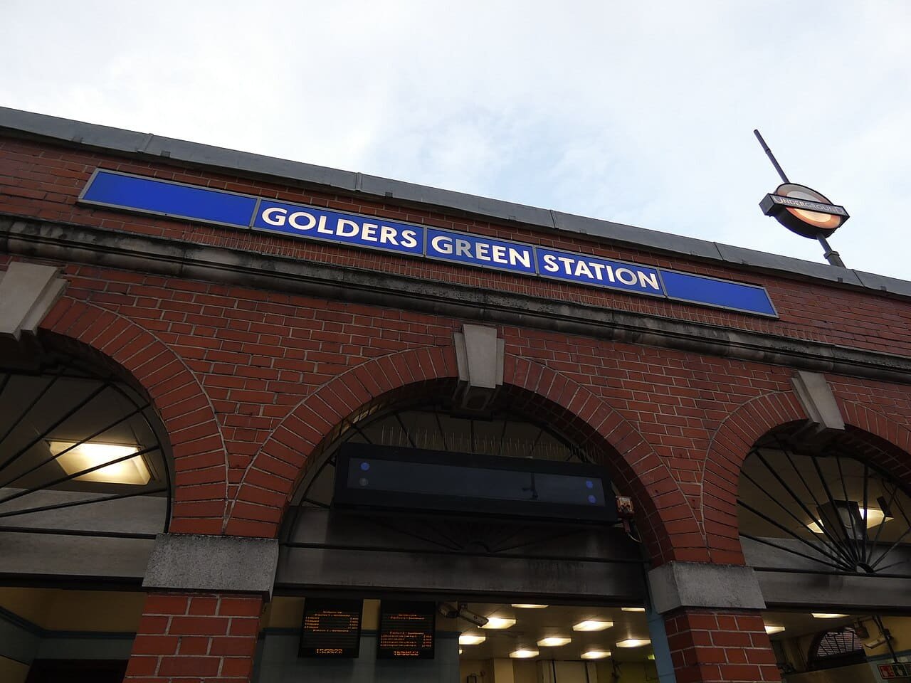 Golders Green and Stamford Hill connected by new bus service