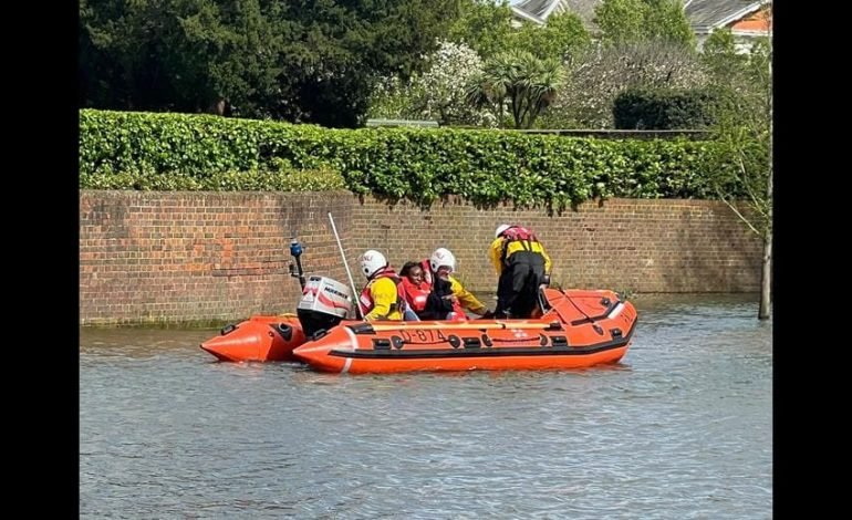 Emergency services search the River Thames after a rowing boat capsizes at Sunbury Lock, leaving one man missing.