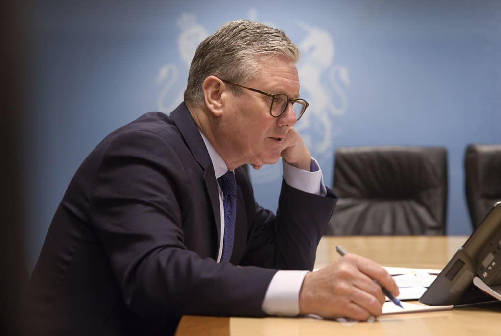 Keir Starmer’s Meeting with Taylor Swift Sparks Debate over Royal-Style Police Escort