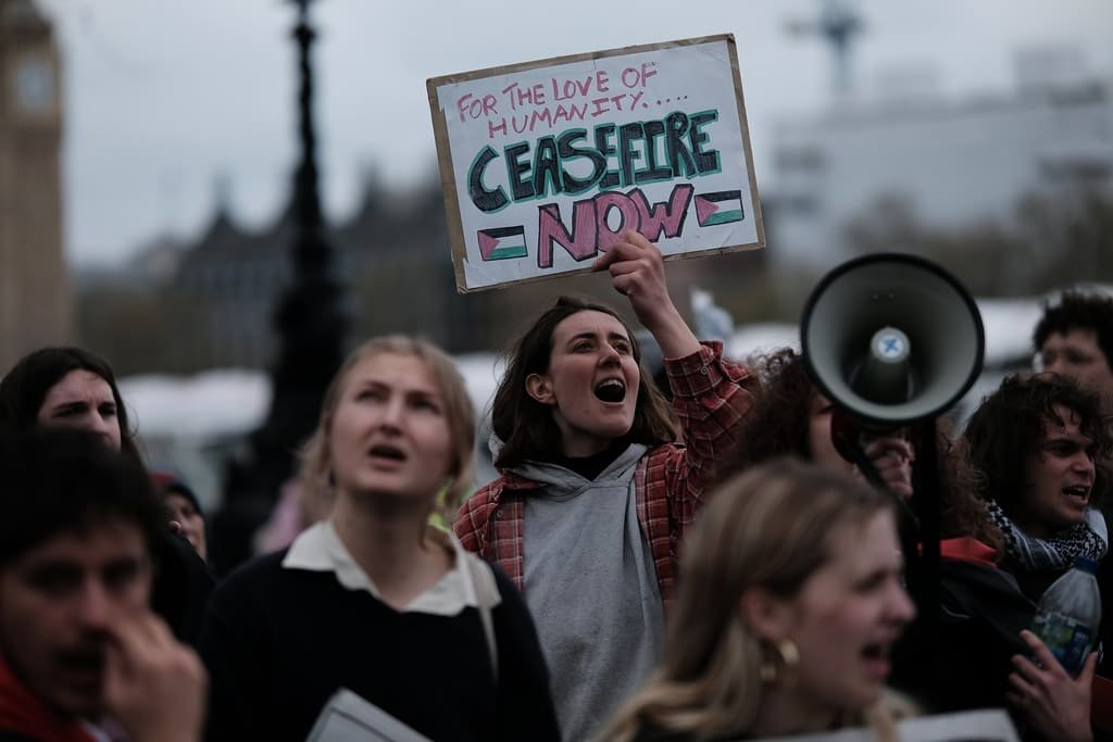 Thousands march through London demanding ceasefire in Gaza