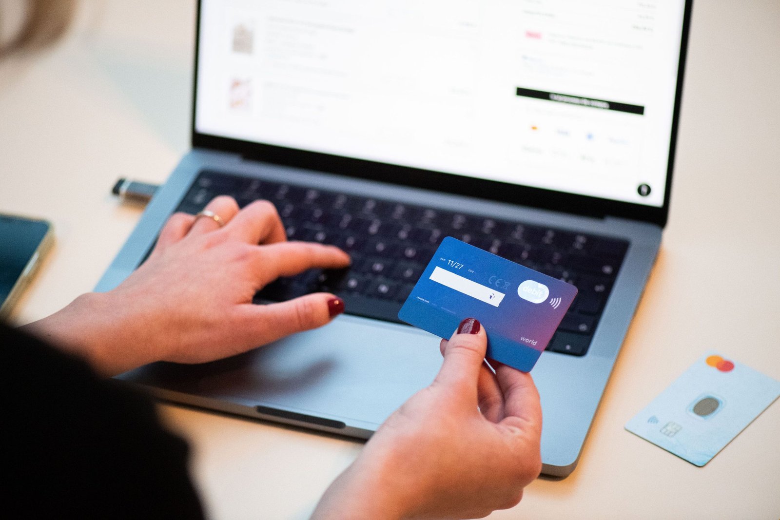 Black Friday Shopping: Smart Tips to Avoid Overspending