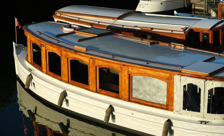 Houseboats in Chelsea: Planning inspectorate quashes enforcement action