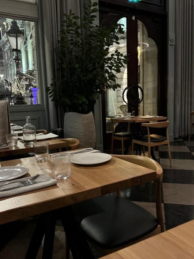 Claro Entrance Interior