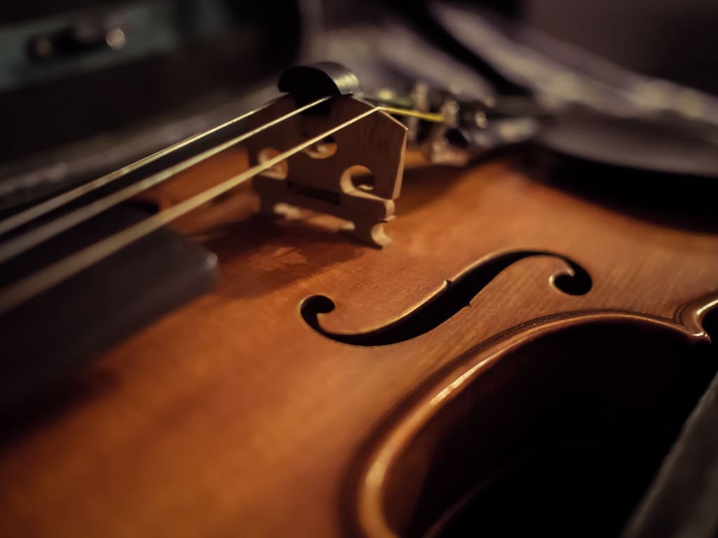 Simon Mundy’s Classical CD Highlights: Elgar, Dvořák, Phibbs, and Voices of Thunder