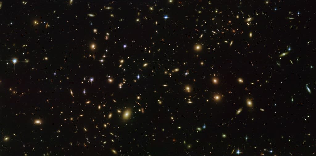 NASA Astronaut Captures Stunning Images of Starlink Satellites: A Cosmic Perspective