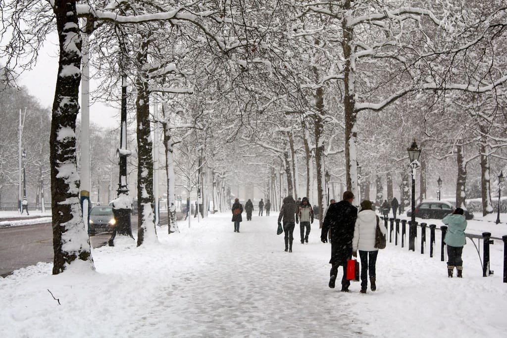 Heavy Snow and Freezing Rain to Hit the UK This Weekend