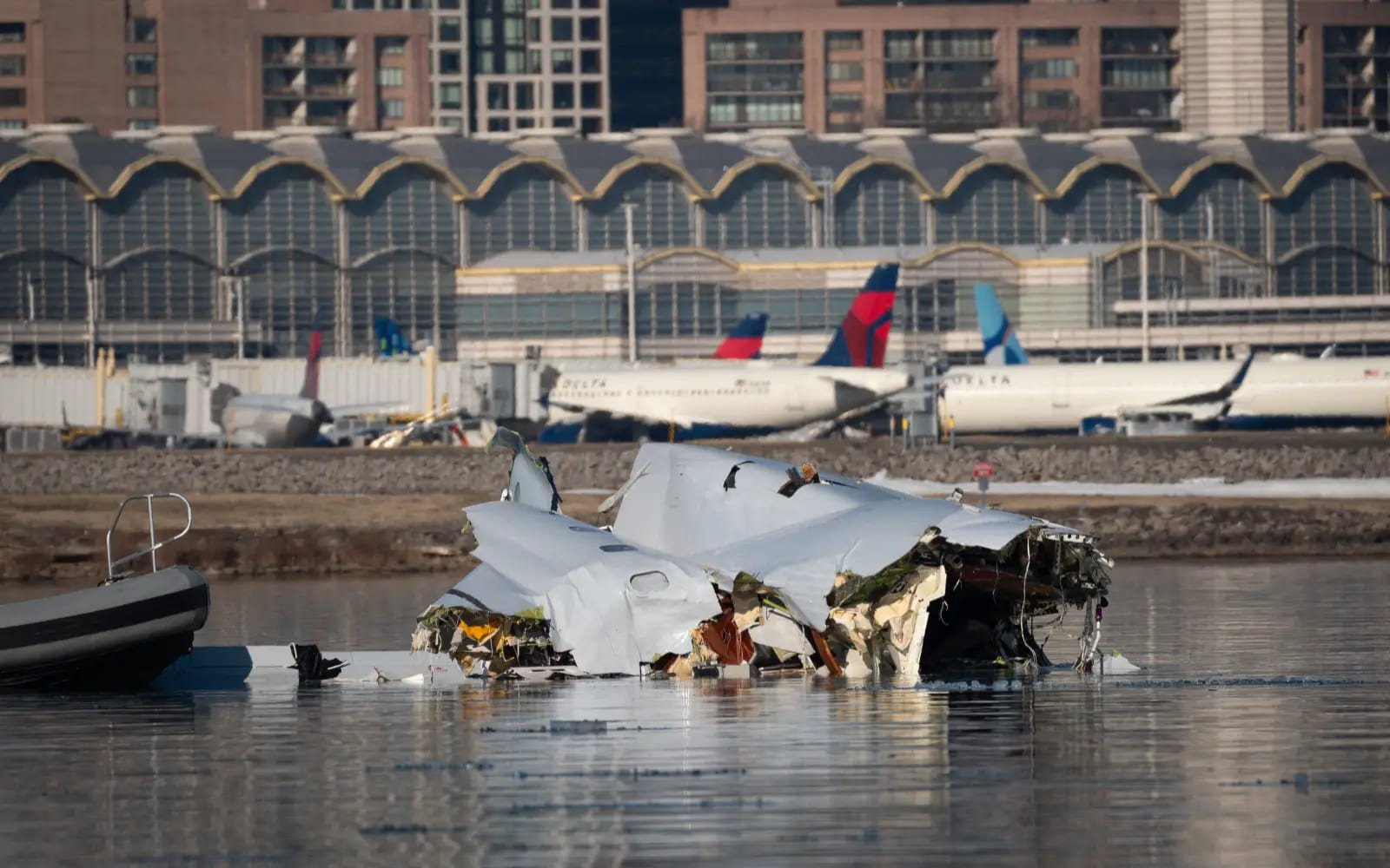 67 Dead in Washington, D.C. Mid-Air Collision Between Passenger Jet and Army Helicopter