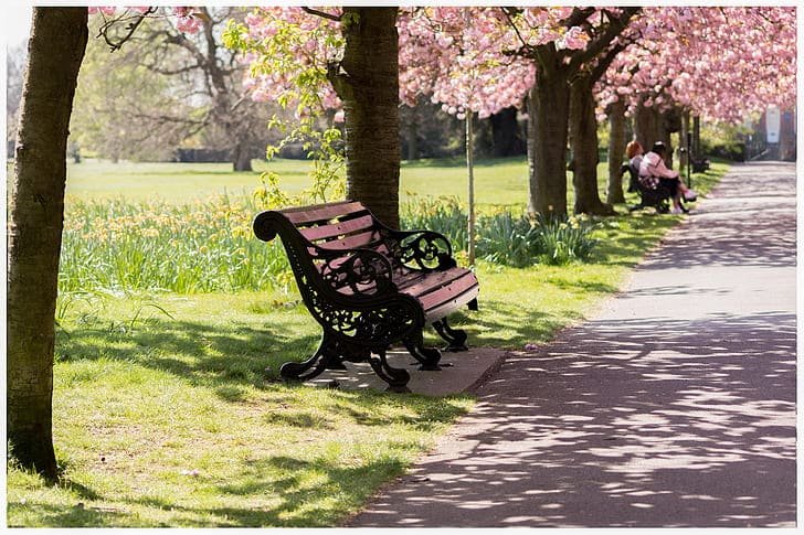 Warmer Weather Returns to London After Weeks of Gloomy Skies
