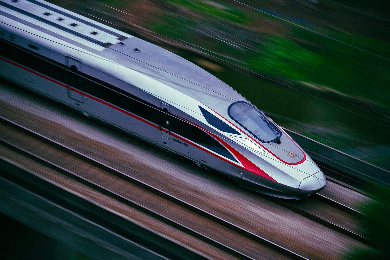 High-speed rail between Quebec and Toronto announced by Trudeau
