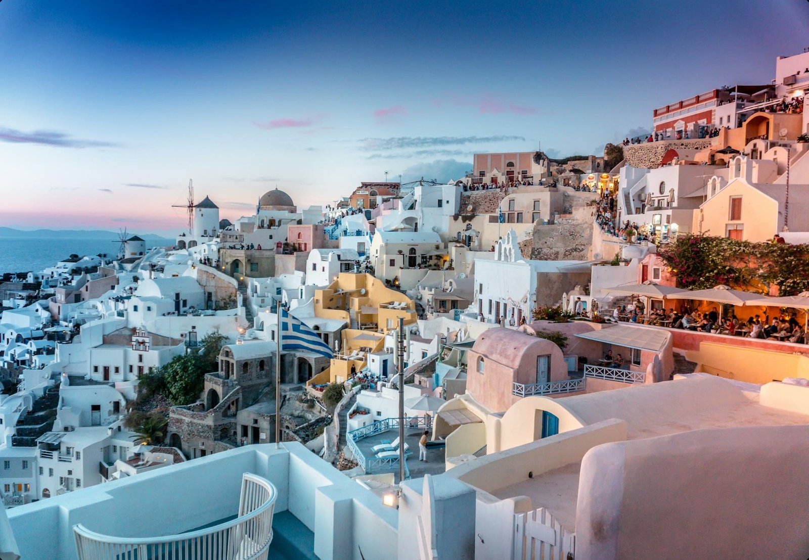 Santorini rattled by tremors