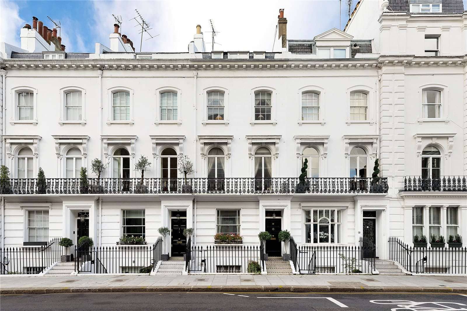 Forfeited Knightsbridge Mansion and Golf Course of Jailed Banker’s Wife Listed for £19.5M