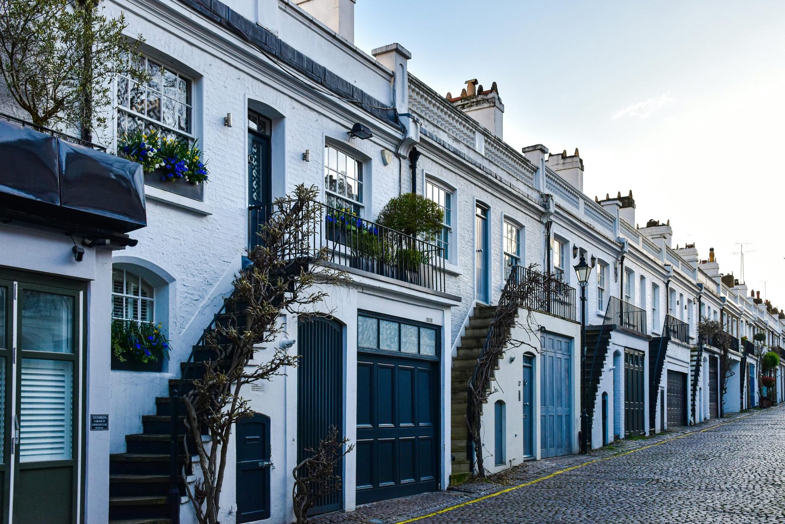 UK house prices rise as spring selling season picks up