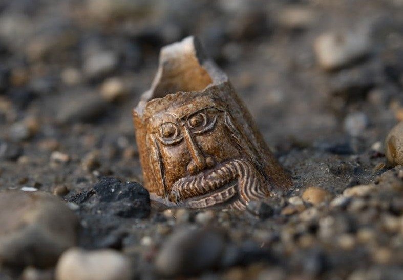 Secrets of the Thames uncovers the past one tide at a time