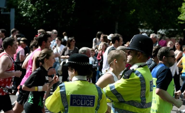 London events police alert during Marathon as Metropolitan Police officers monitor crowds