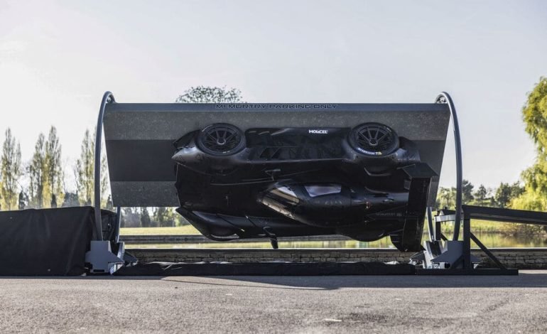 Spéirling drives upside down while stationary