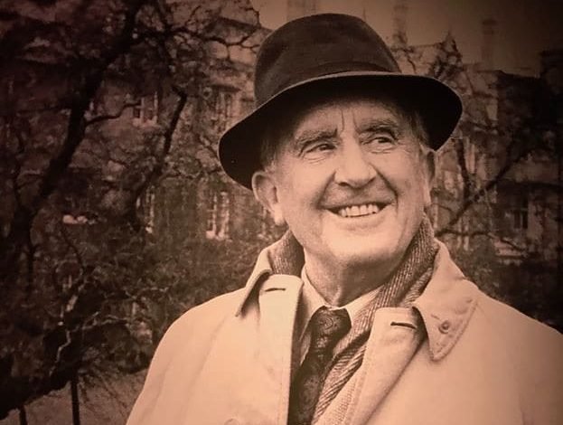 Tolkien sculptures inspired by J.R.R. Tolkien's time in East Yorkshire