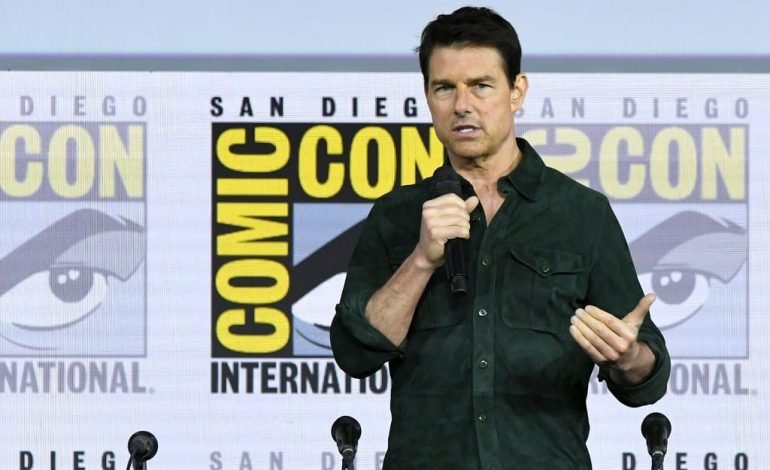 Tom Cruise tribute to Val Kilmer at San Diego Comic Con panel