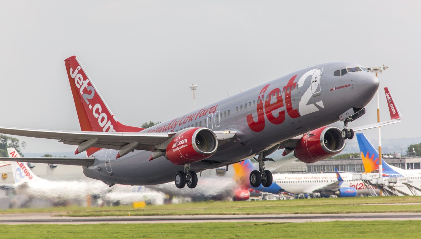 Westminster residents invited to apply for Jet2’s free commercial flight training scheme