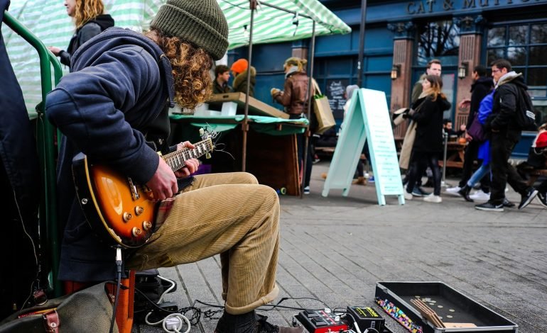 busker in london grassroots music