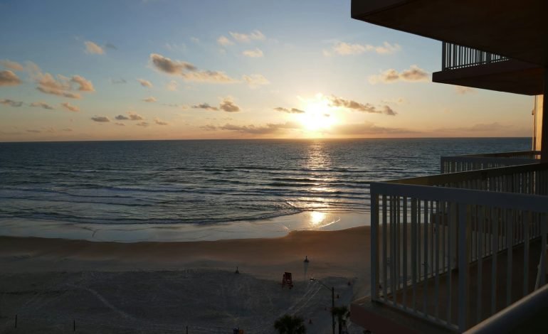 sun setting in daytona beach