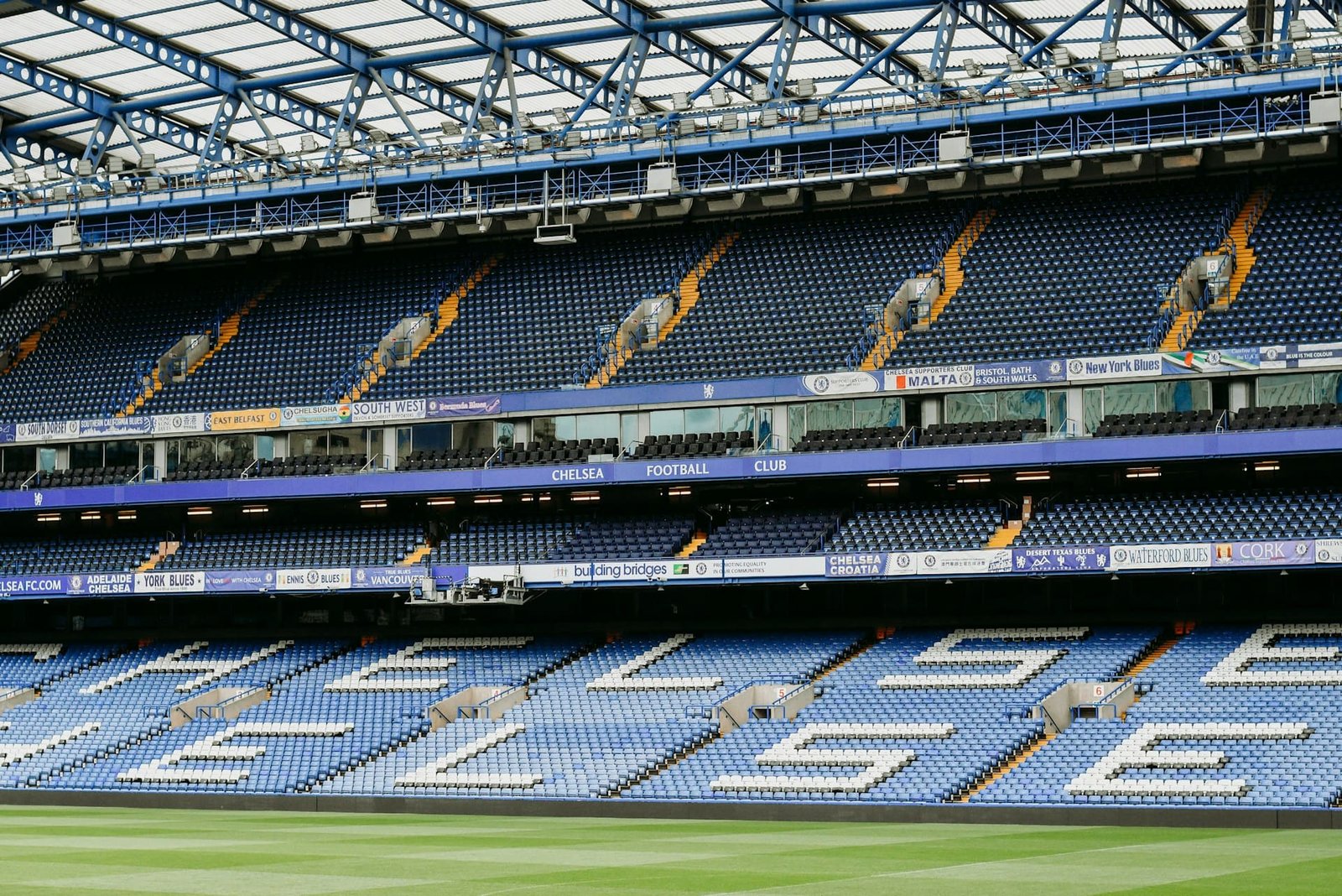 Abramovich threatened with lawsuit over Chelsea sale