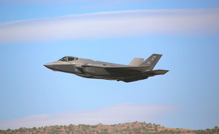 f35 lightning fighter jet to be equpped with nucelar warhead