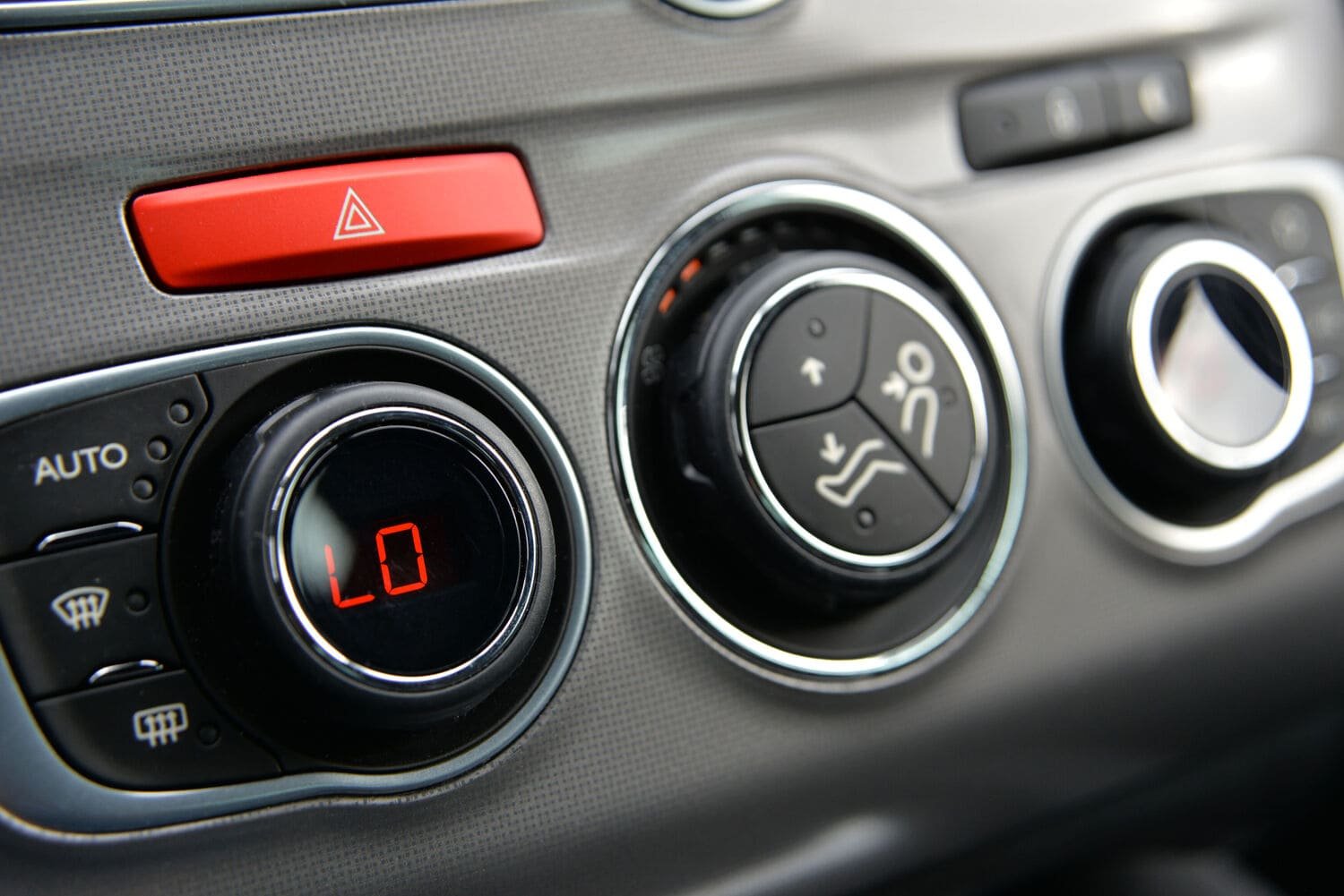 Physical buttons in cars should be brought back, breakdown experts say