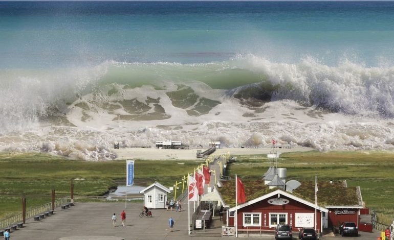 Tsunami waves after 8.8 magnitude earthquake hit Russian coast