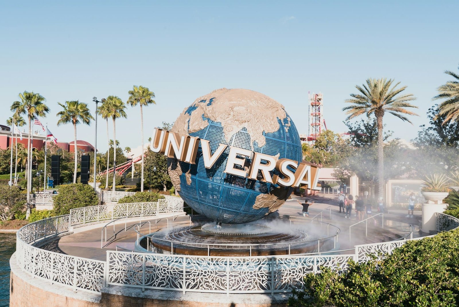 Universal submits plans for first UK theme park