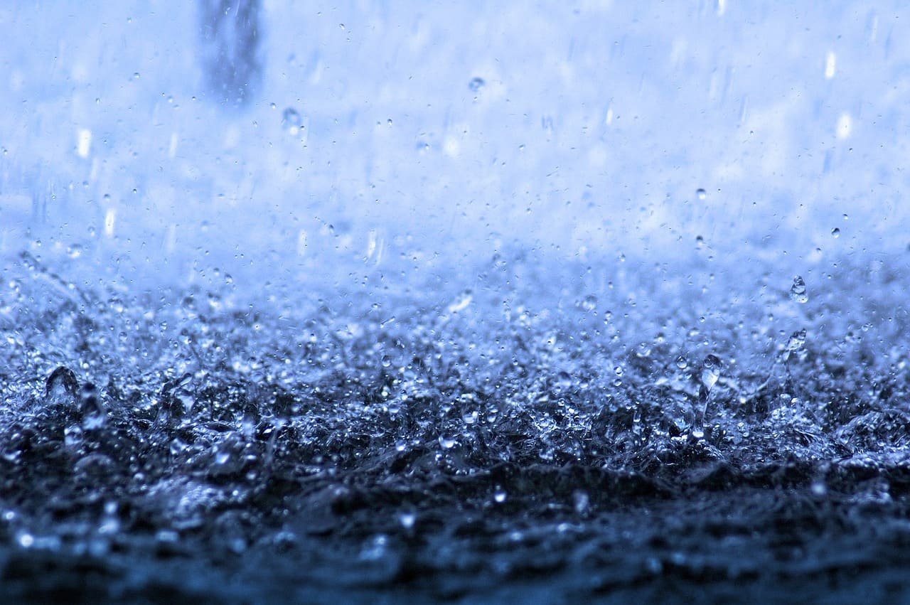 UK weather warning as 600-mile wall of rain set to hit
