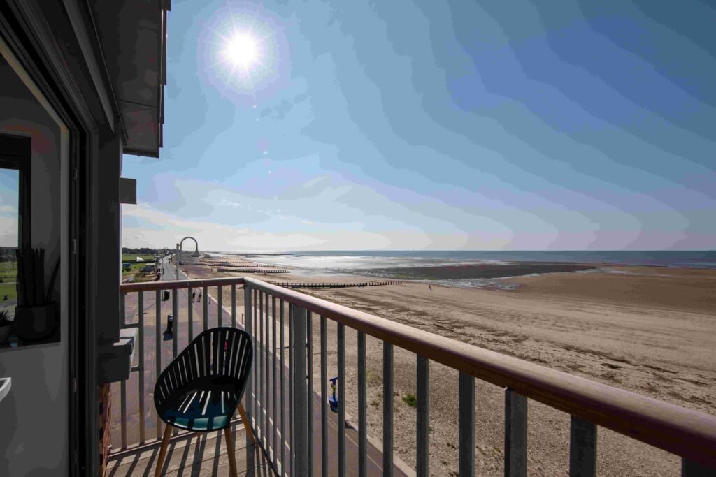 LR Image 7 Little look out