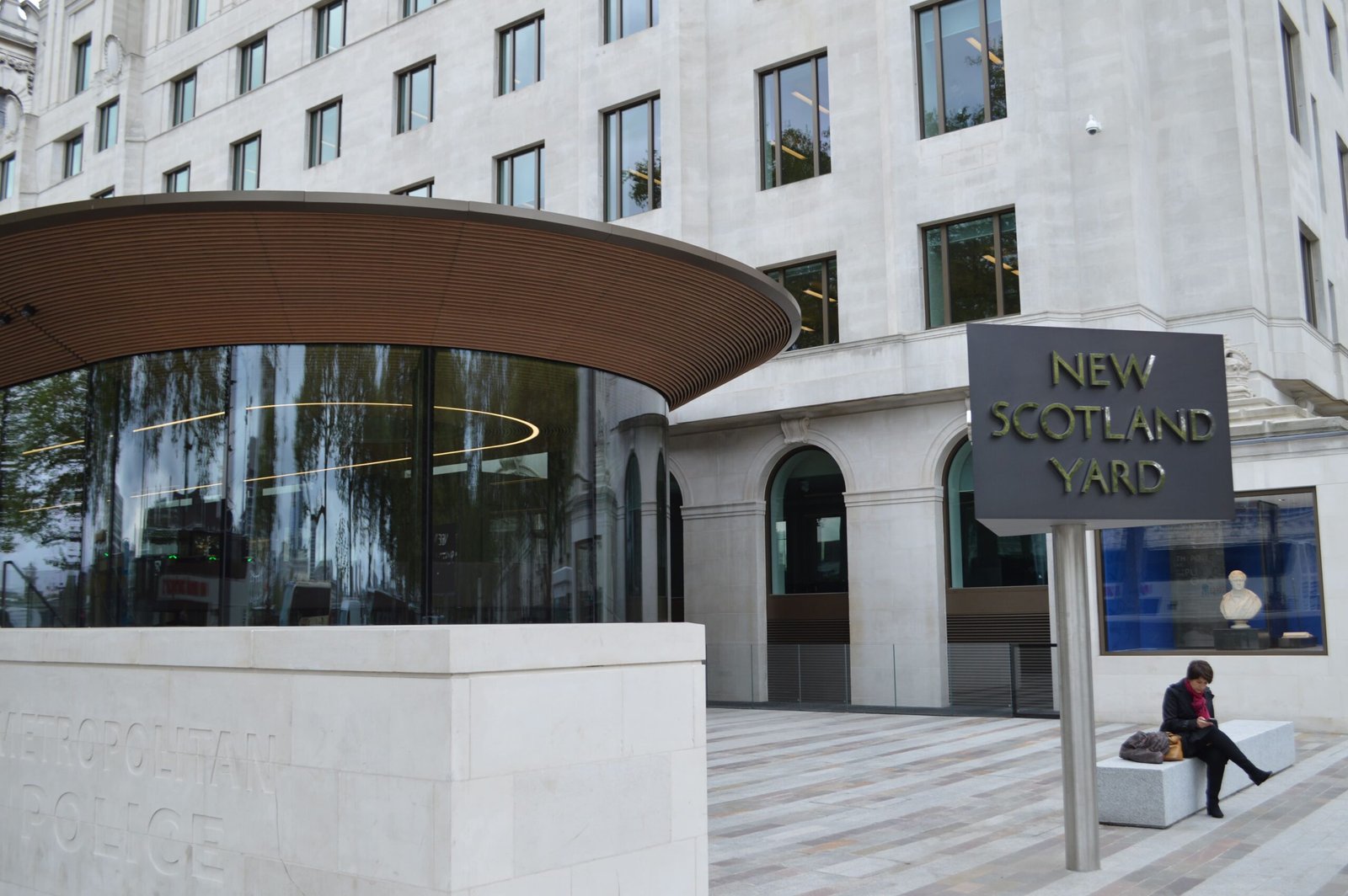 Met Police Freemasons consultation — New Scotland Yard sign in London