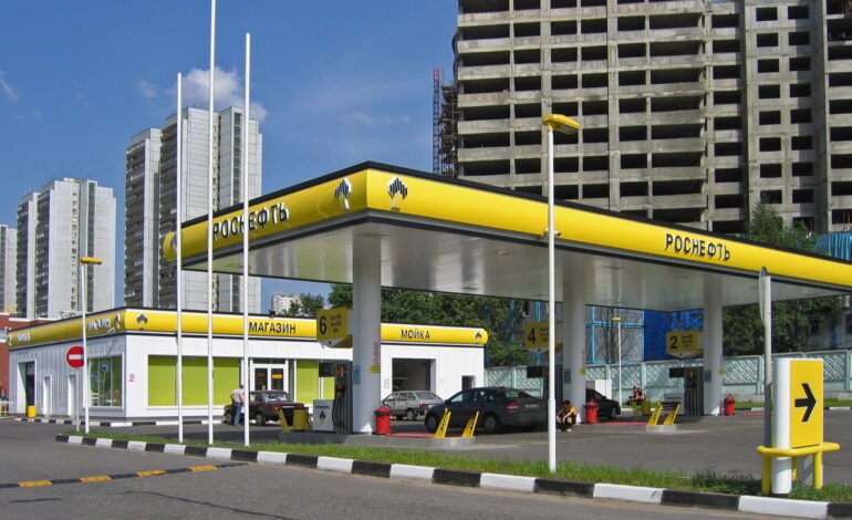 Russia petrol shortages at a Rosneft petrol station in Moscow